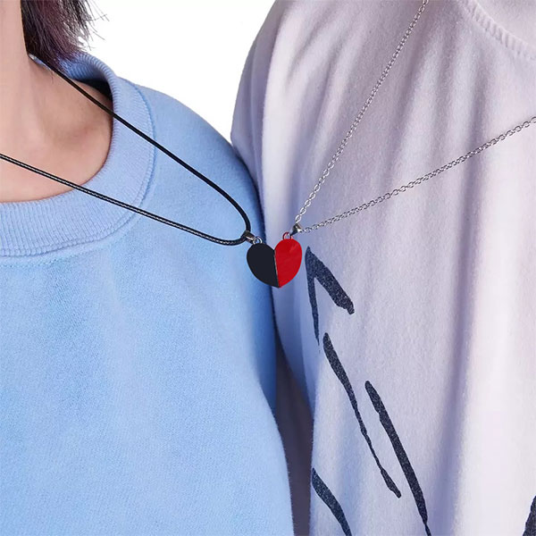  2Pcs Magnetic Splicing Heart Couple Necklace for Women Men Valentine's Day Friendship Lovers Wedding Party Jewelry Gift