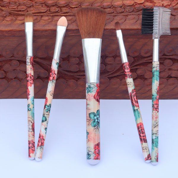 5 Pcs Mini Travel Portable Soft Makeup Printed Beautiful Brushes Set - Complete Set 