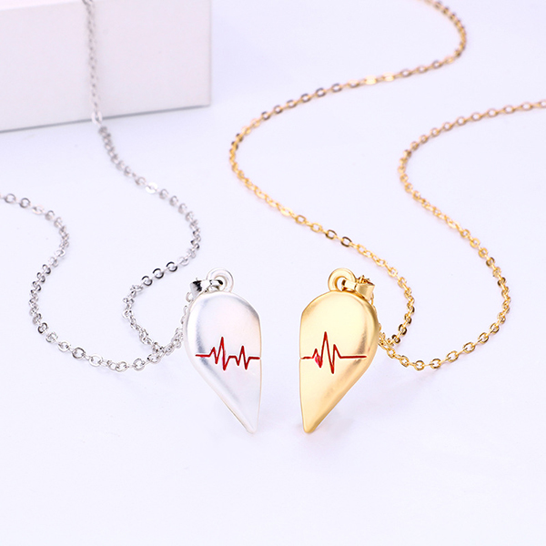 2 Pcs Beautiful Love Magnetic Attracts Couple Necklace - Creative Heartbeat Heart Pendants For Friends