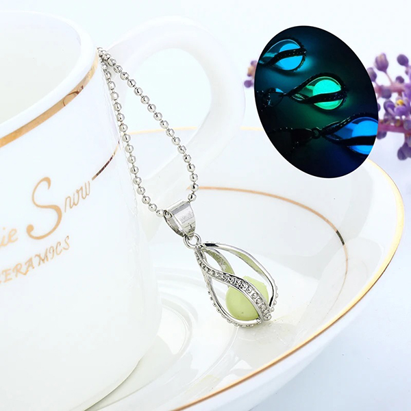 Water Drop Glow In The Dark Tone Pendant Hollow Luminous Necklace For Girls - Fashion Jewelry
