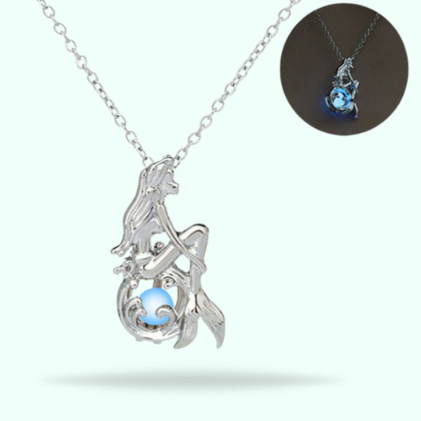 Glow in the Dark Blue Mermaid Pendant Necklace For Women - Luminous Fashion Jewelry 