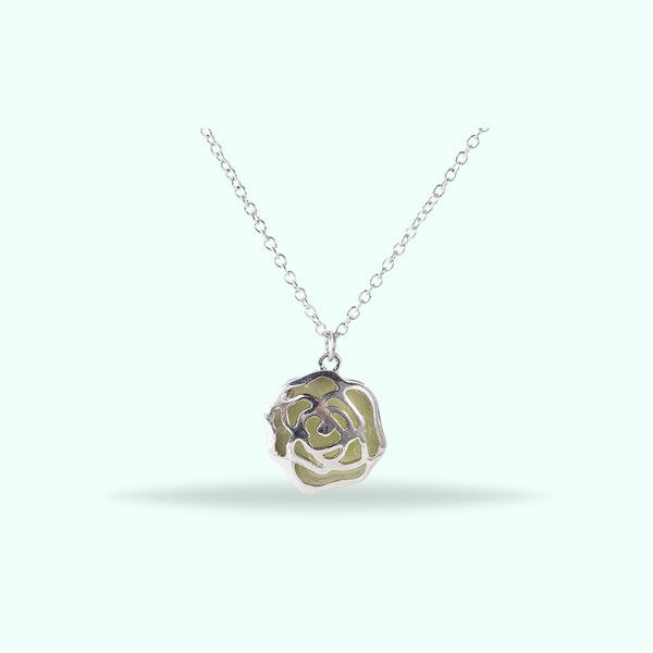 New Fashion Rose-Shaped Pendant Necklace For Women- Glow In Dark Necklace for Girls
