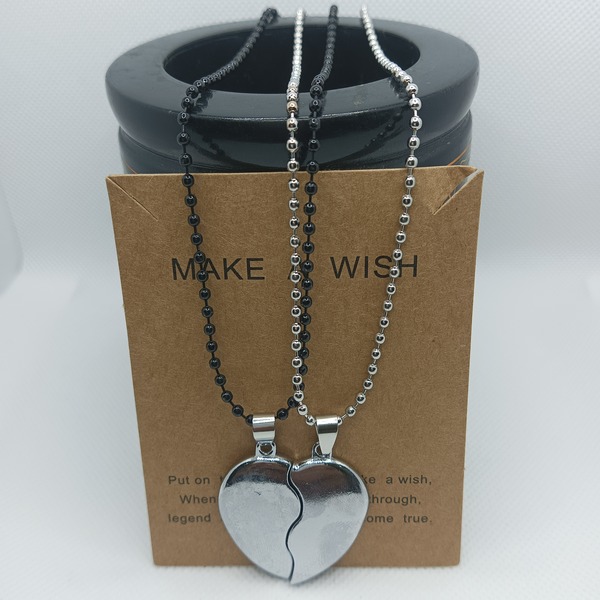 New Beautiful Silver Magnetic Broken Heart Pendant Necklace For Couples & Friends